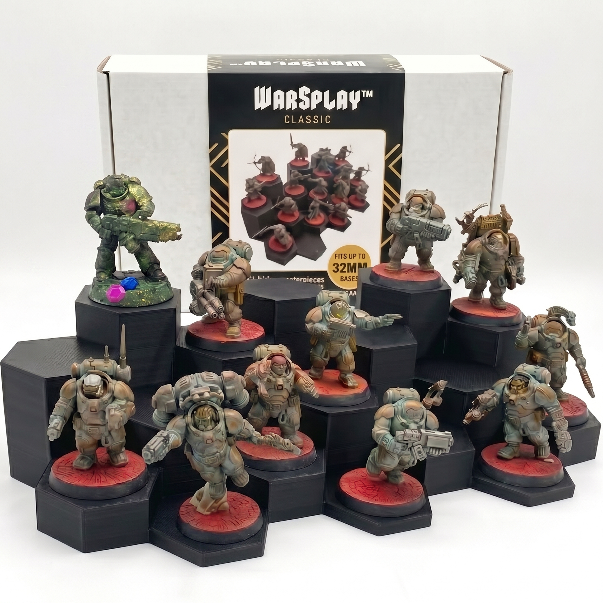How many painted miniatures fit on each WarSplay modular display stand
