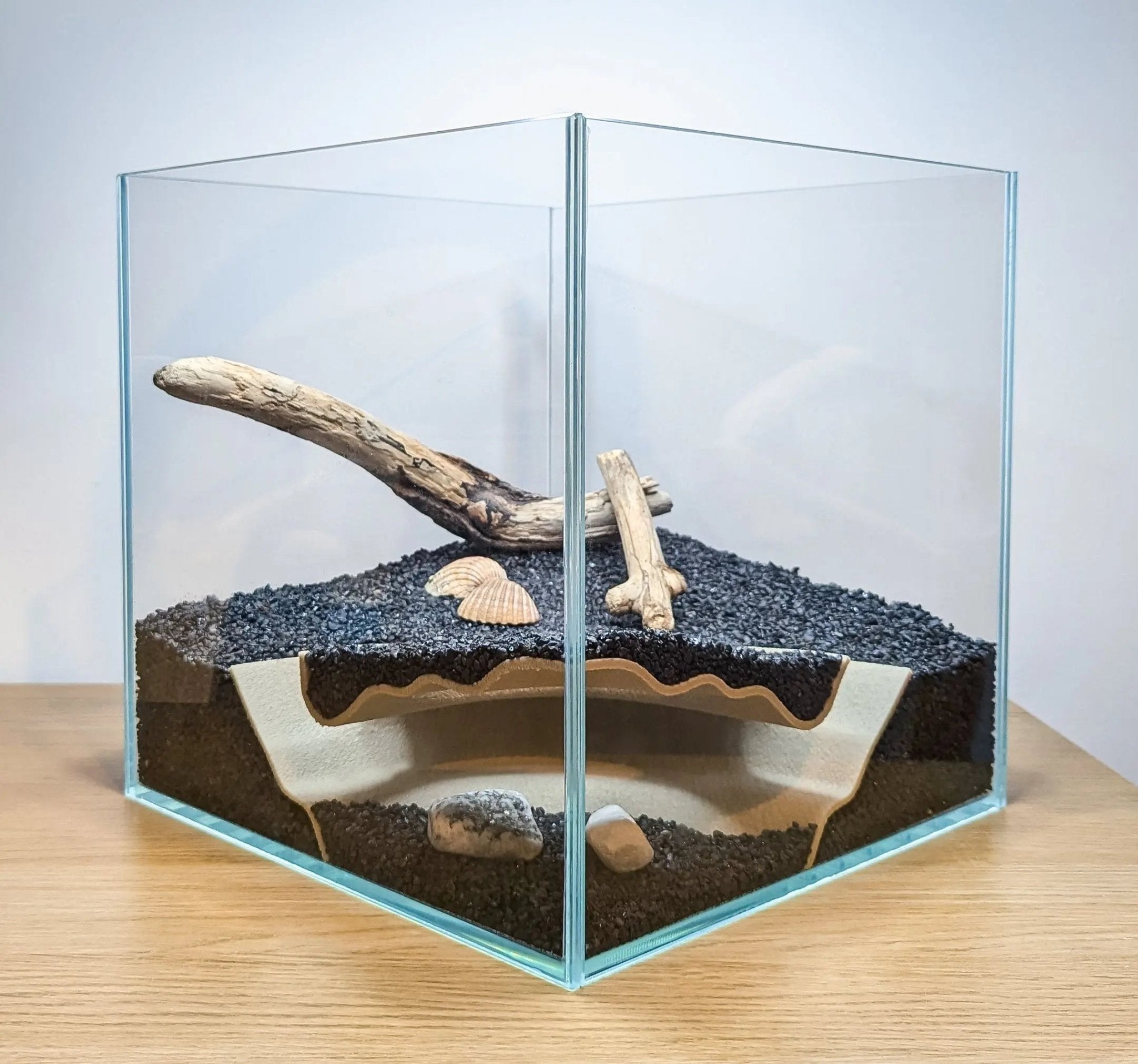The Best Hiding Spots for Aquarium Fish & Reptiles — And Why They Matter - Blubber Cove