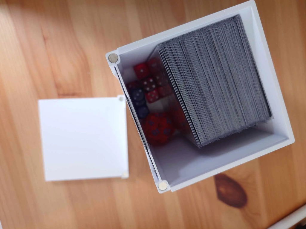 Magic the Gathering Commander Deck Box (Magnetised) - Fits 100+ Cards & Passes Shake Test - Blubber Cove