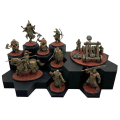 WarSplay Hero modular display stand with anti-glare matte finish for painted models