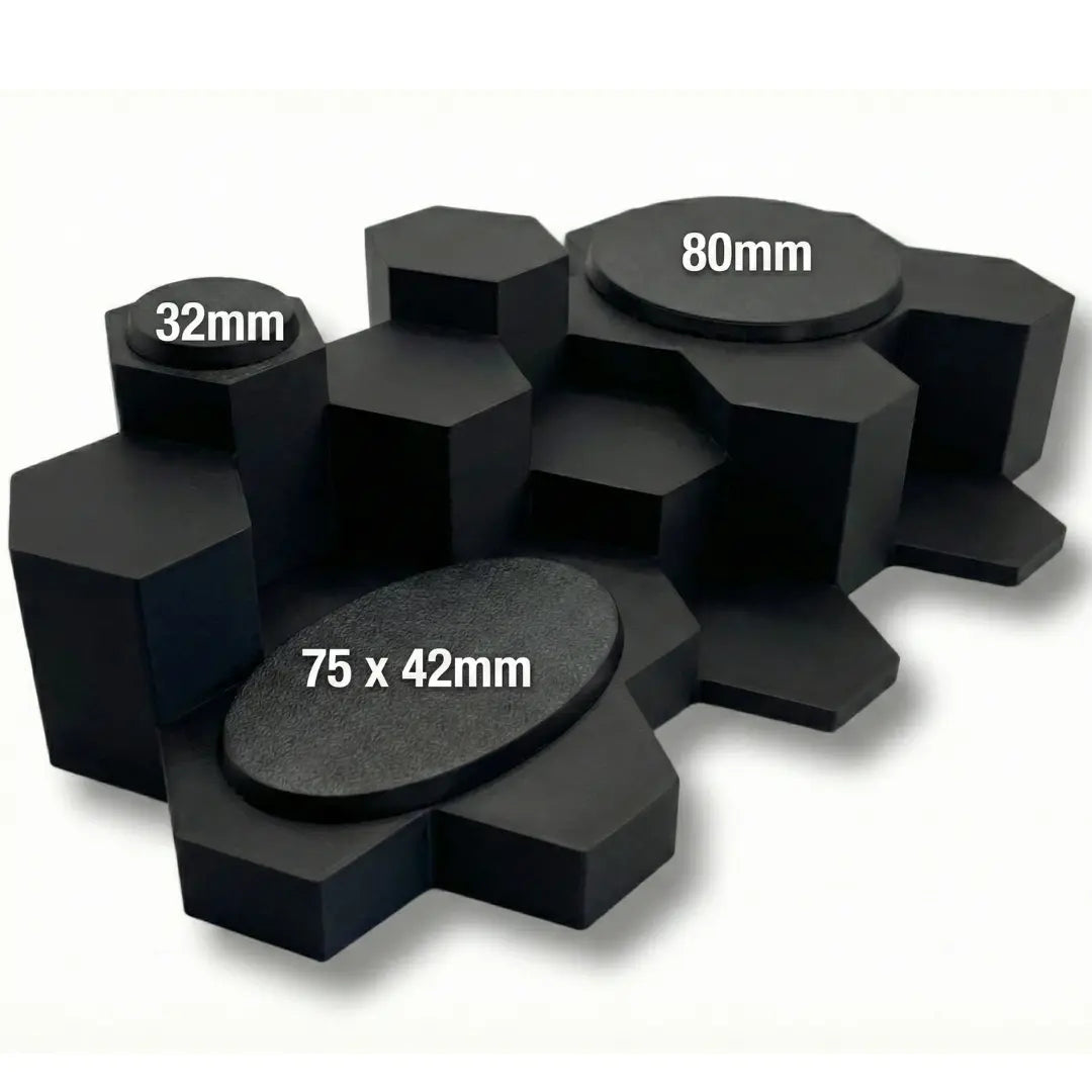 WarSplay Hero display stand showcasing a large painted 80mm centrepiece model